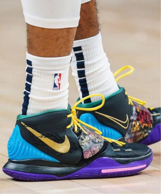 一名外野手 一名外野手